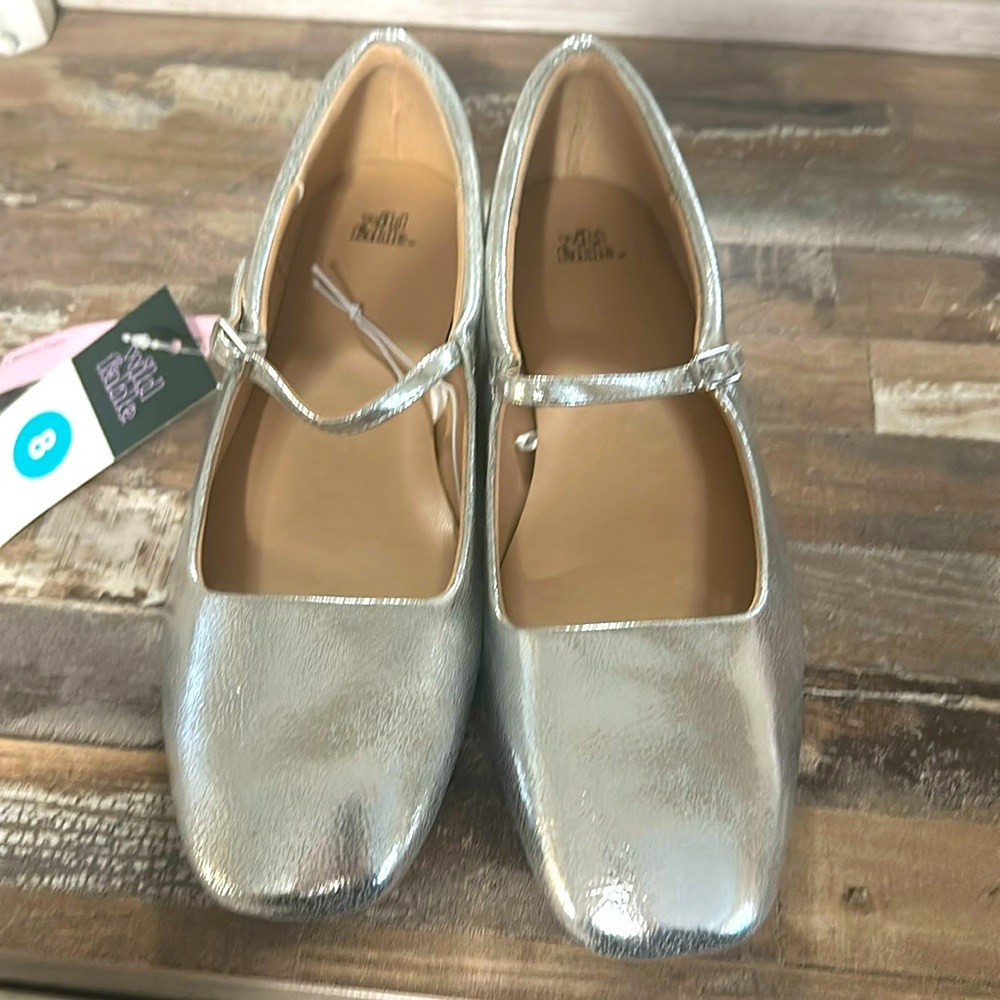 Silver Memory Foam Mary Jane sandals